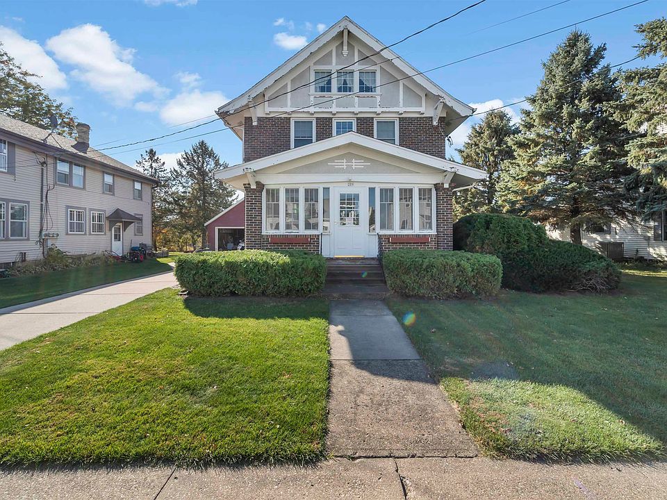 1st image of 209 E Highland Ave