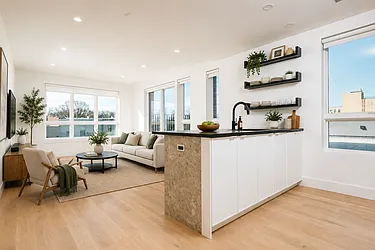 1901 Tenth Avenue, #4C