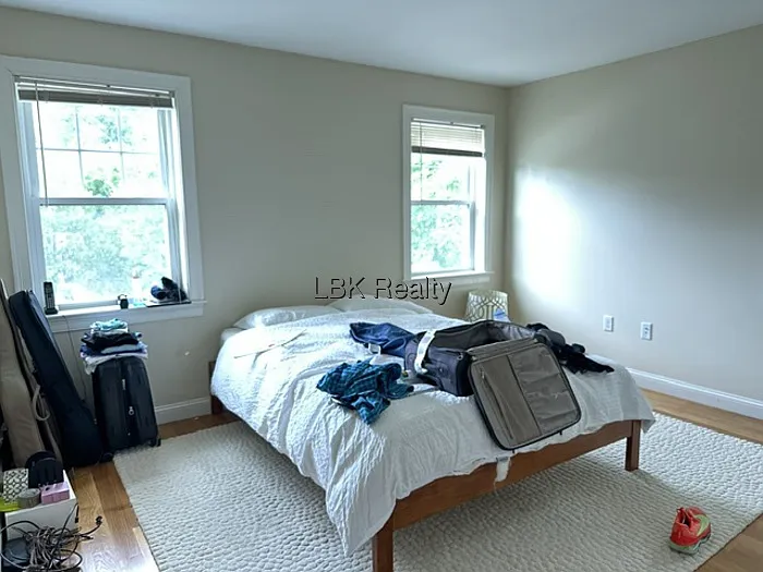 Cabot St — Photo 17