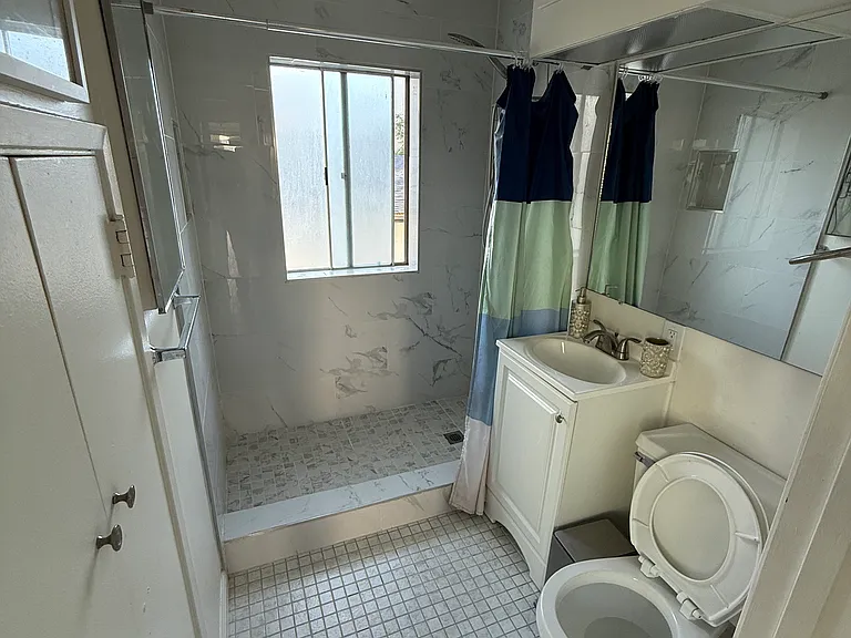 2247 Brant St #4 — Photo 8