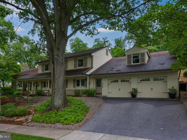 345 Pennsylvania Ave, Shillington, PA 19607
