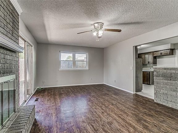 4th image of 1104 Cherrywood Ln