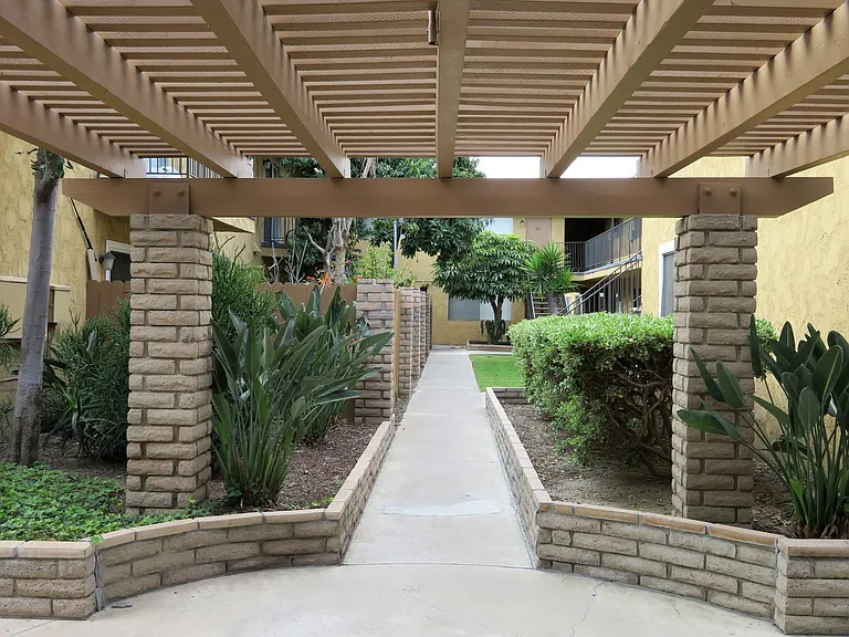 Franciscan Garden — Photo 15