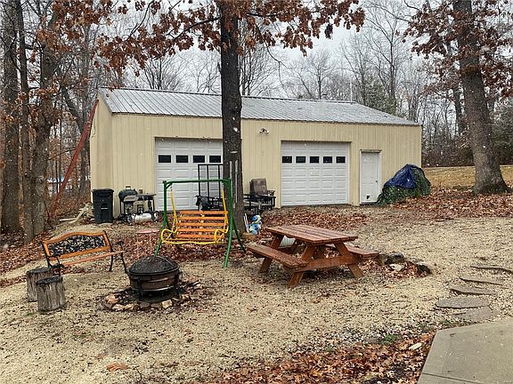 3rd image of 53 Century Oaks Ln