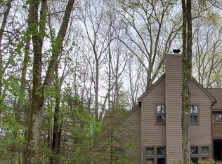 116 Saint Veronica Dr, Greentown, PA 18426