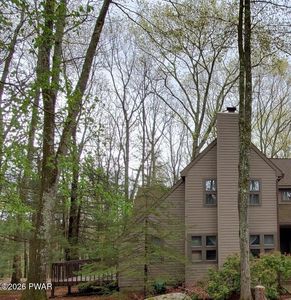 116 Saint Veronica Dr, Greentown, PA, 18426