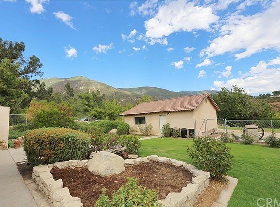 THREE CAR DETACHED GARAGE WITH AMPLE ROOM