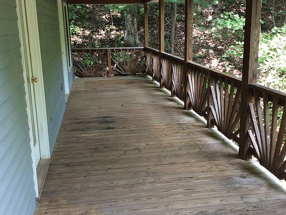 Porch off kitchen/masterbedr