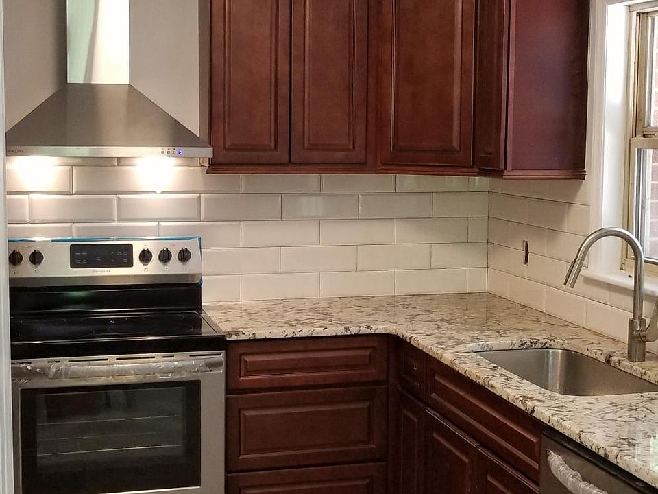 New kitchen W/ High end finishes. 
