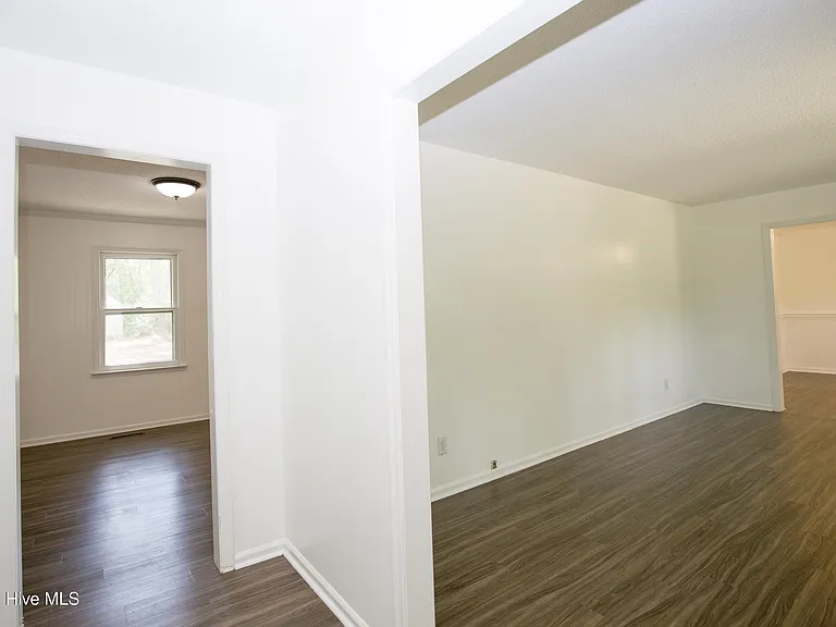 901 Glendale Dr — Photo 5