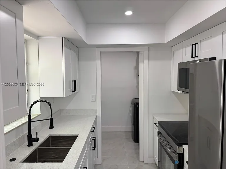 890 SW 28th St #1 — Photo 2