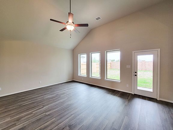 4th image of 2514 Bayrose Dr