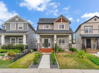 20 SW Copperpond Grv SE, Calgary, AB T2Z 0X1