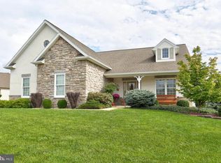 408 Rosewood Dr, Manheim, PA 17545