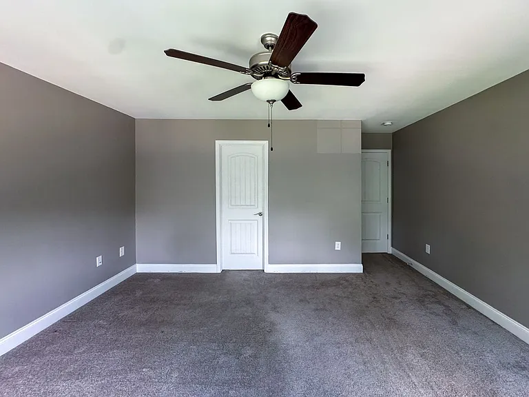 7550 Hillside Ave — Photo 21