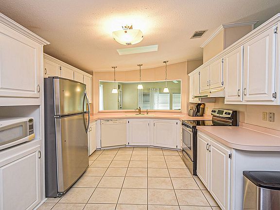 3rd image of 2219 Abbottwoods Ln