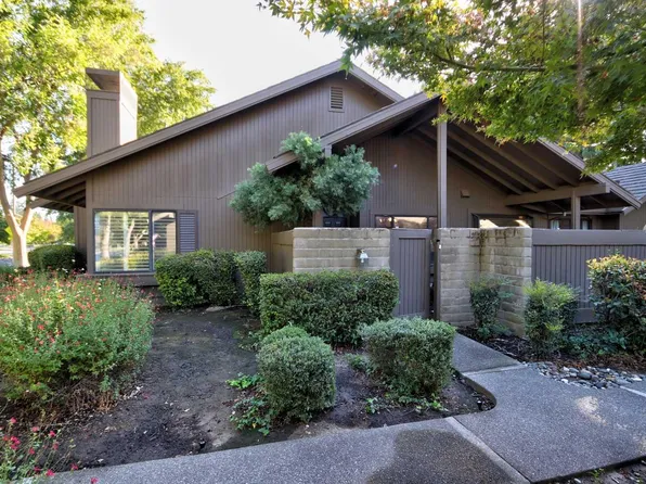 11422 Coloma Rd, Gold River, CA 95670