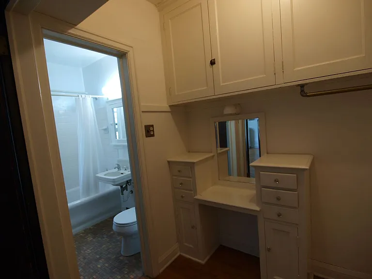 2446 Colfax Ave S — Photo 5