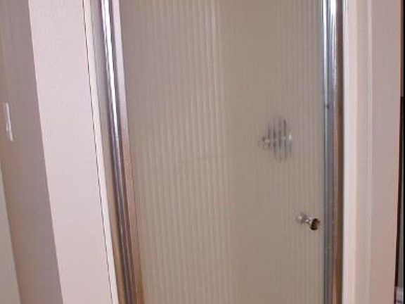 Stand up shower in MBR