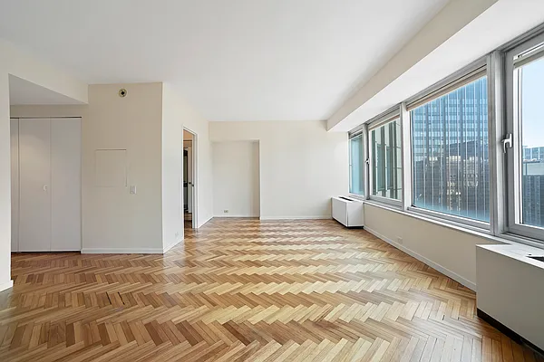 Rented by RELO REDAC INC. | media 3