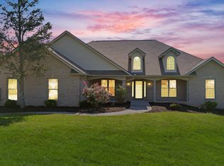 1017 Lola Ln, Walland, TN 37886