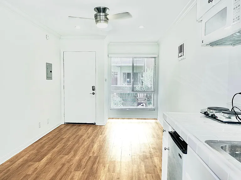 12740 Matteson Ave — Photo 6