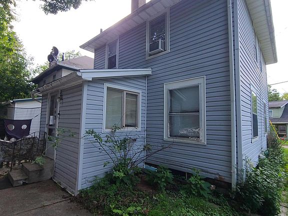2nd image of 522 W Trail St
