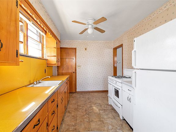 4th image of 73-24 53rd Ave