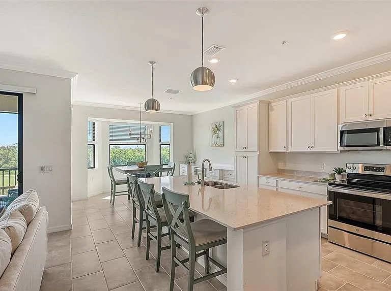 17902 Gawthrop Dr #402 — Photo 4