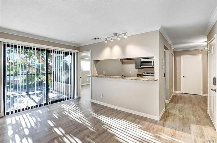 1st image of 4724 Walden Cir