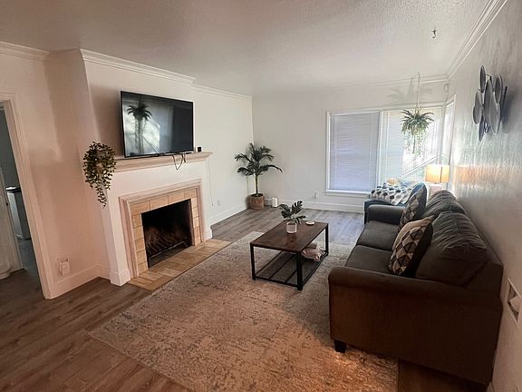 2nd image of 812 E McKinley Ave #812