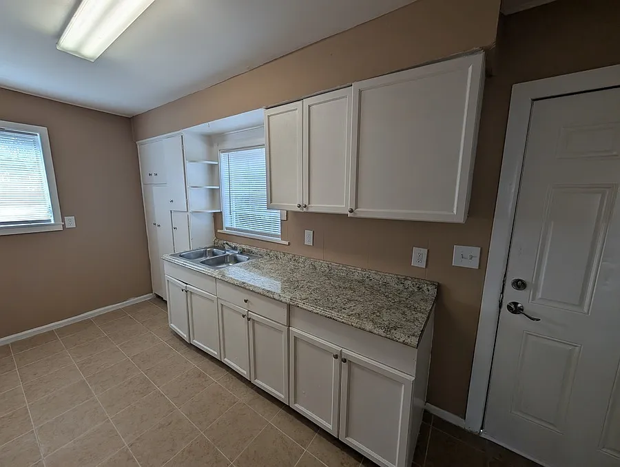 Charming Ground-Floor 2BR/1BA Apartment in Old Clearwater Bay! — Photo 4