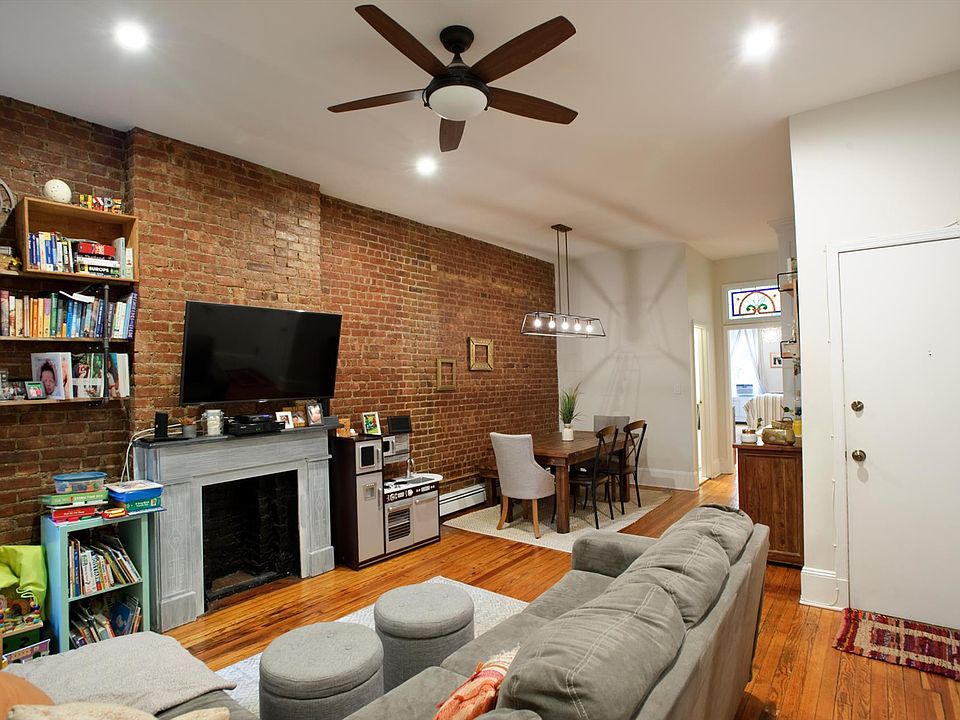 1st image of 933 Willow Ave APT 1R