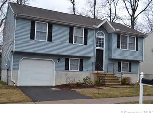 77 Saint Monicas Ave, Hartford, CT 06120