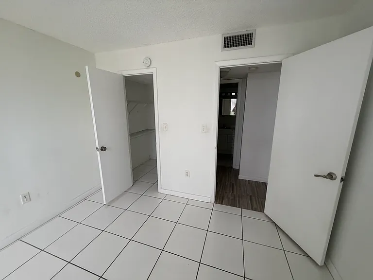 210 Seaview Dr #405 — Photo 9