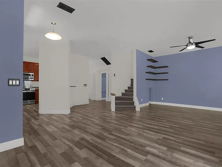 740 Ashworth Overlook Dr #B — Photo 6