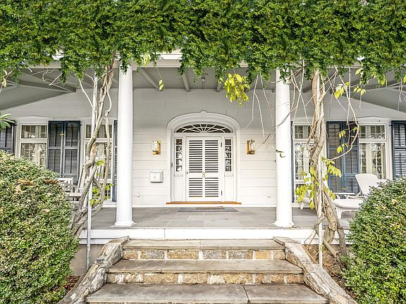 3rd image of 8 Sharon Ln