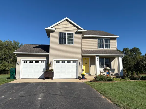 3819 Hare Ln, Dorr, MI 49323
