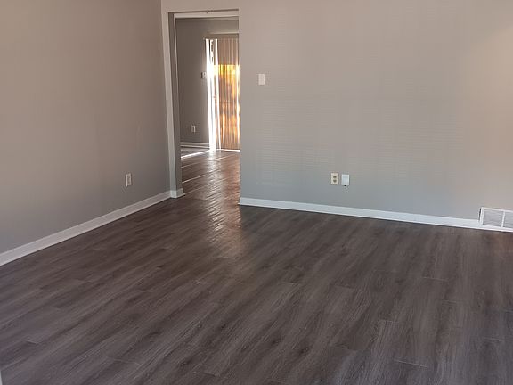 3rd image of 7208 Larchway Dr