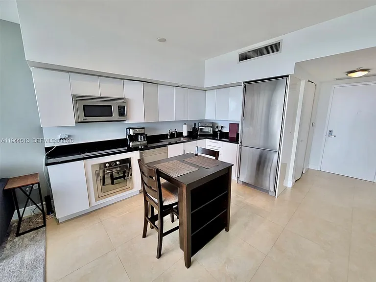 92 SW 3rd St #1808 — Photo 3