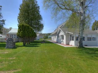 8373 S Sandbar Dr, Maple City, MI 49621