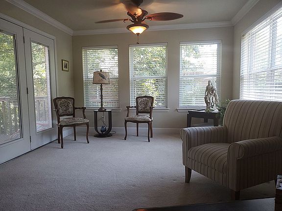 2nd image of 208 Southridge Ln