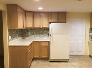 72 Brogden Ln, Hampton, VA 23666