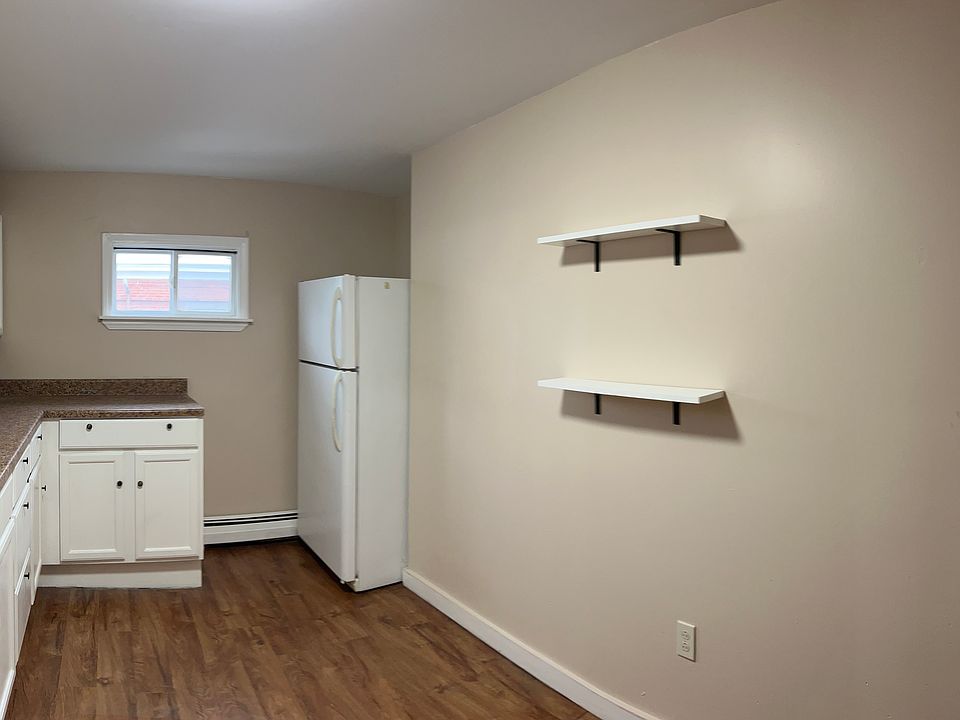 Eat in kitchen- stove will be added before renting