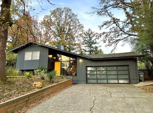 10570 SW 63rd Dr, Portland, OR 97219