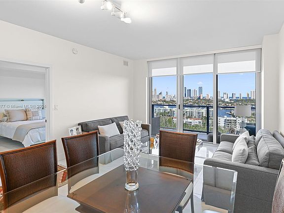 4th image of 16385 Biscayne Blvd Unit 1717