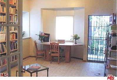 4th image of 1084 W 39th Pl