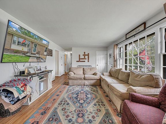 3rd image of 1516 Millwood Dr
