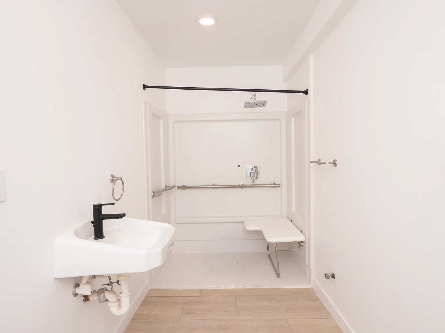 1 bed, 475 sqft, $1,800 — Photo 2