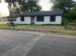 304 W College St, Carthage, TX 75633